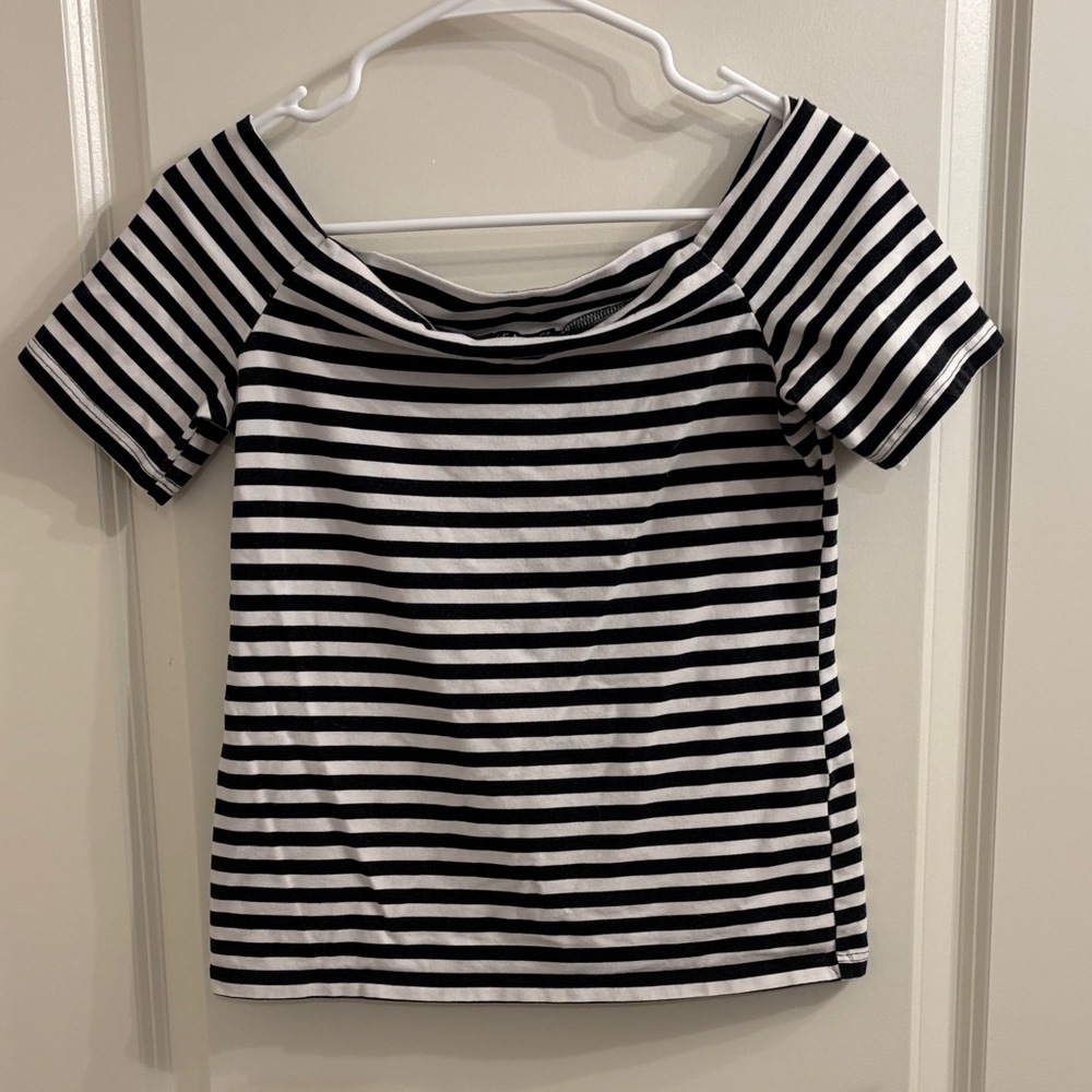 VENUS Black and White Striped Short Sleeve Top